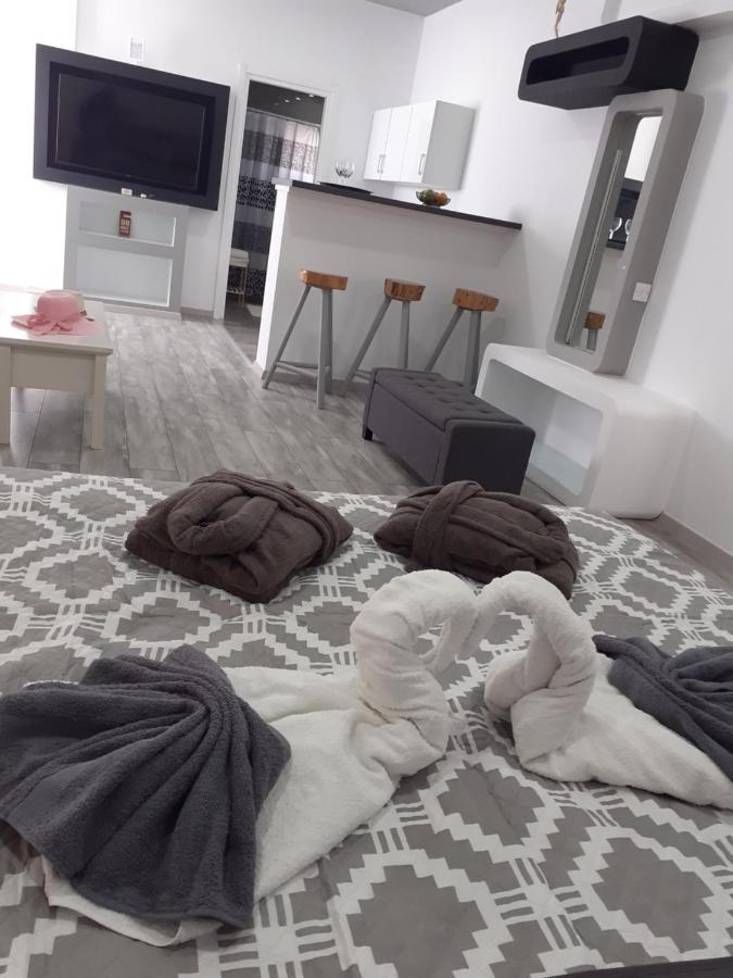 Deluxe Yiota'S Studio ! Χλώρακα Εξωτερικό φωτογραφία