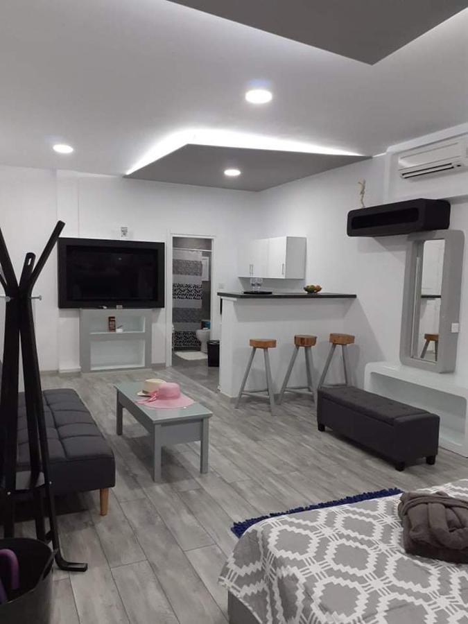 Deluxe Yiota'S Studio ! Χλώρακα Εξωτερικό φωτογραφία