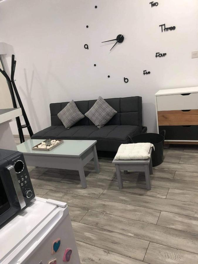 Deluxe Yiota'S Studio ! Χλώρακα Εξωτερικό φωτογραφία