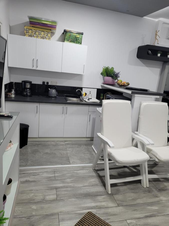 Deluxe Yiota'S Studio ! Χλώρακα Εξωτερικό φωτογραφία