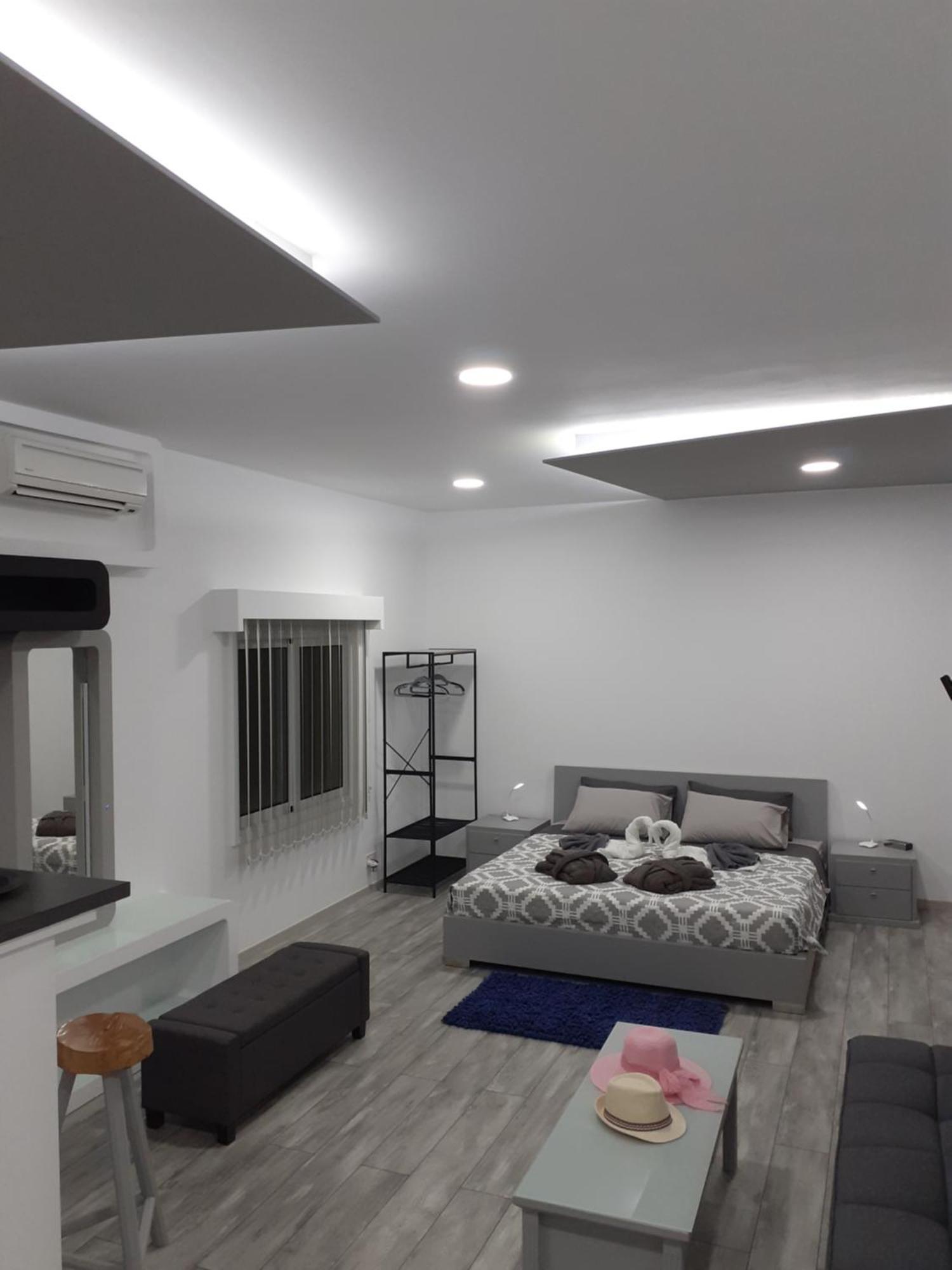 Deluxe Yiota'S Studio ! Χλώρακα Δωμάτιο φωτογραφία