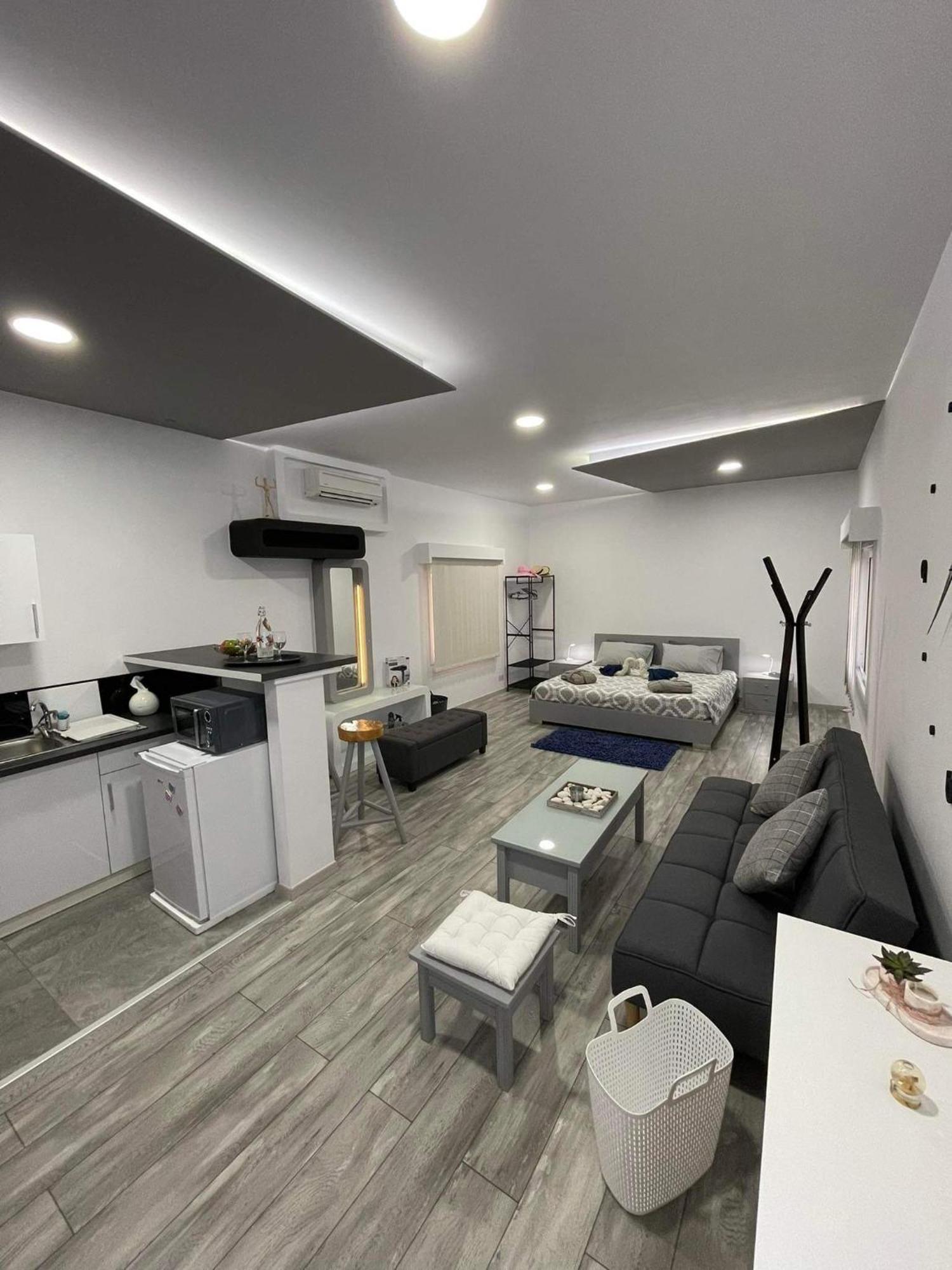 Deluxe Yiota'S Studio ! Χλώρακα Δωμάτιο φωτογραφία